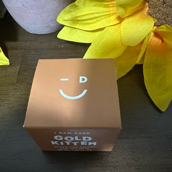 I Dew Care Gold Kitten Revitalizing Golden Peel-Off Mask - NEW - Picture 3 of 10